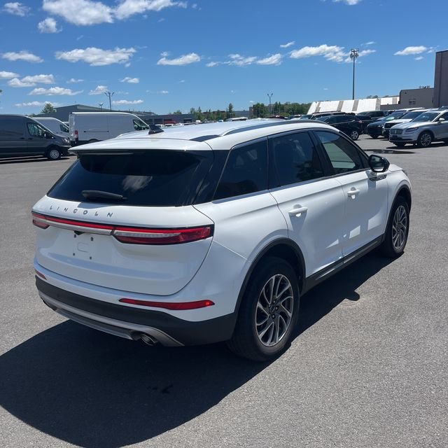 Used 2022 White Lincoln Standard image 3