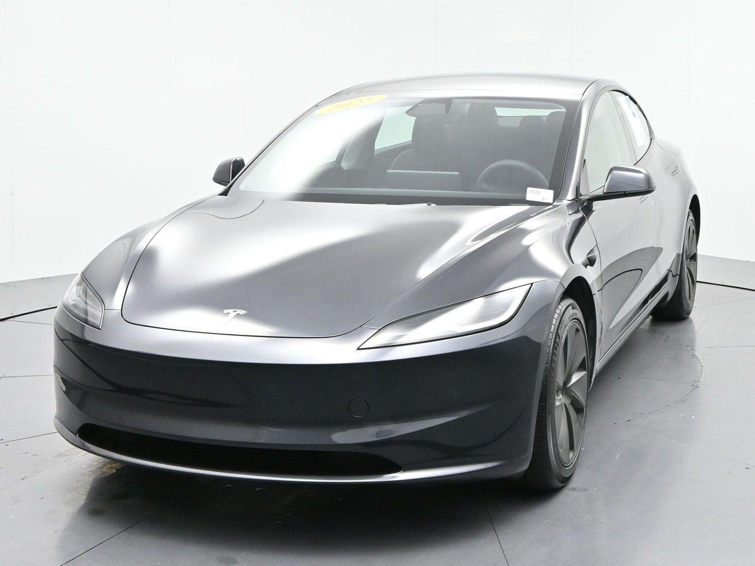 Used 2025 Black Tesla Long Range image 3