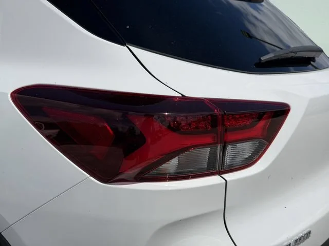 Used 2023 SUMMIT WHITE Chevrolet ACTIV image 14