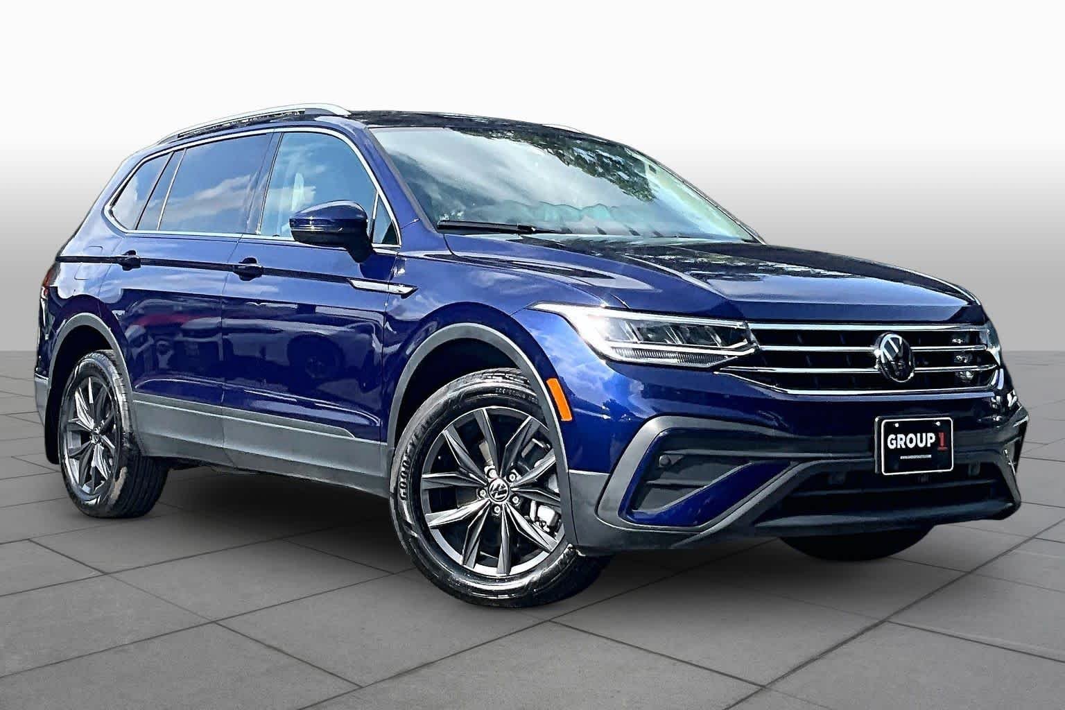 Certified Used 2024 Atlantic Blue Metallic Volkswagen SE image 3