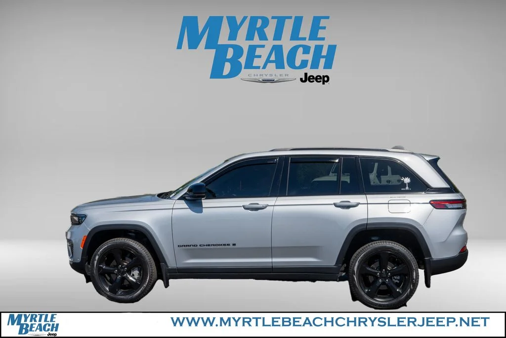 Certified Used 2025 Silver Zynith Jeep Limited image 3