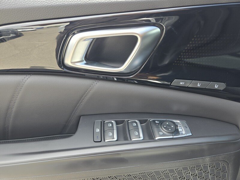 2025 Kia Carnival SX Prestige - Photo 12