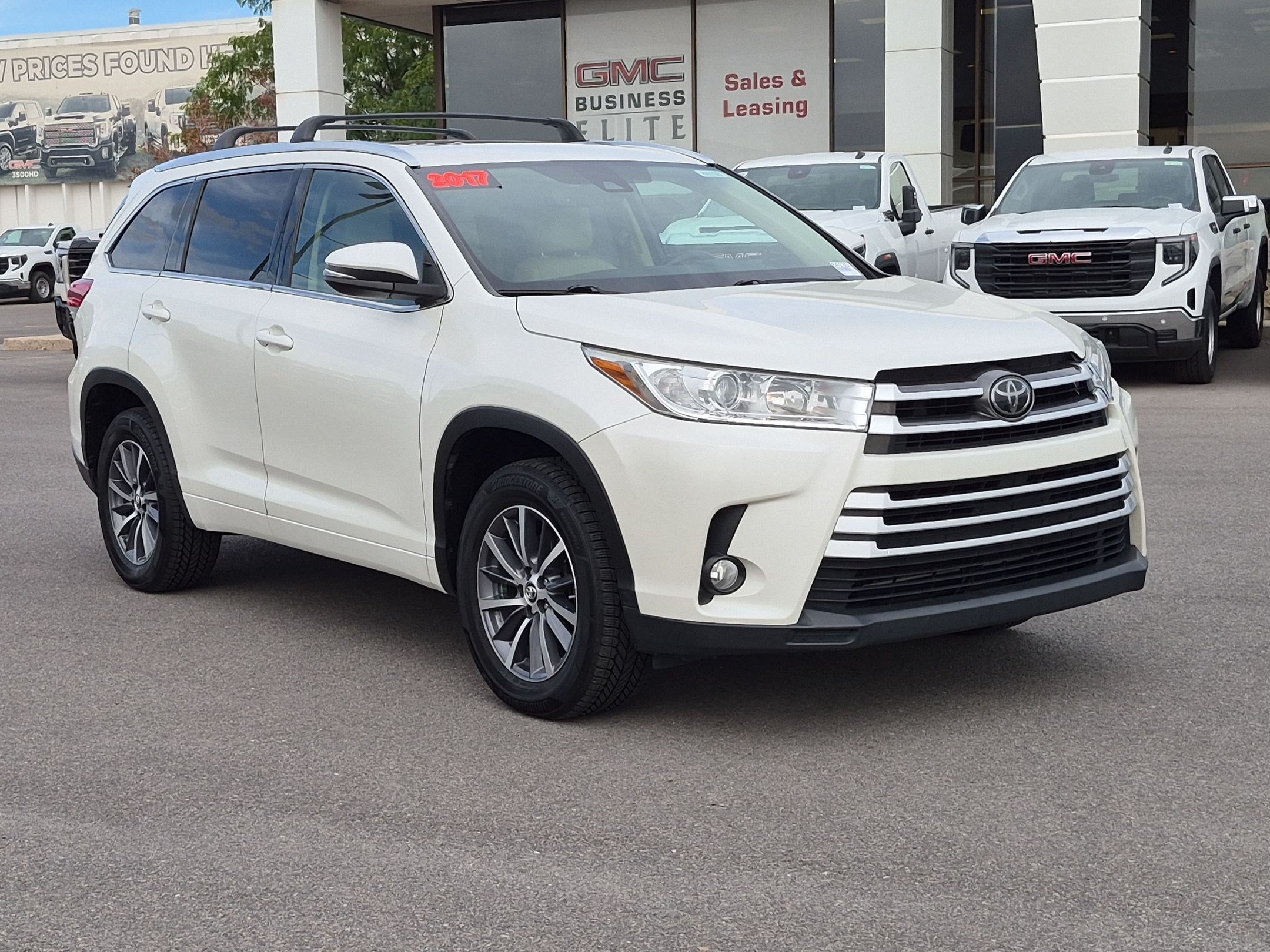 Certified Used 2017 White Toyota XLE image 7