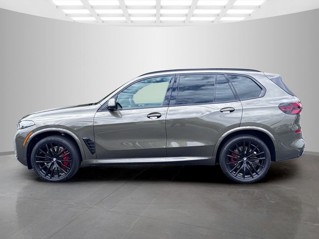 New 2026 Manhattan Green Metallic BMW sDrive40i image 3