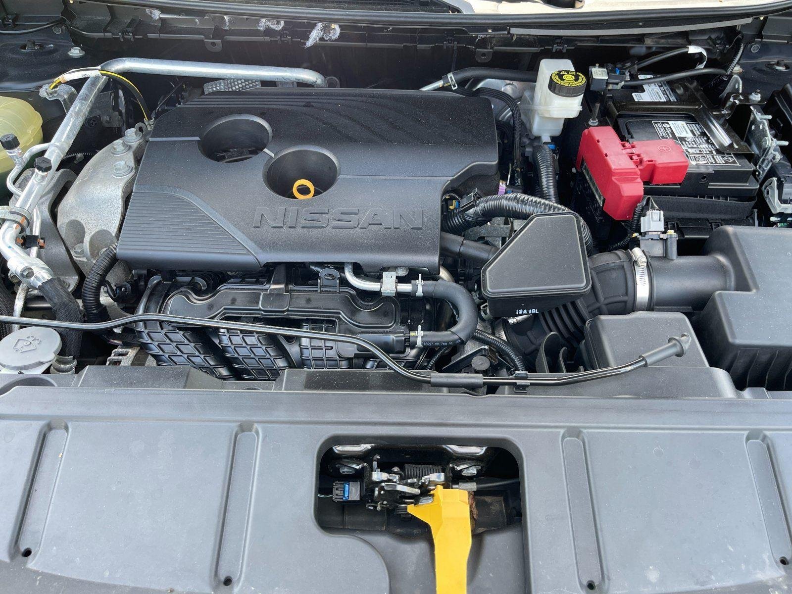Used 2021 Super Black Nissan SL image 9