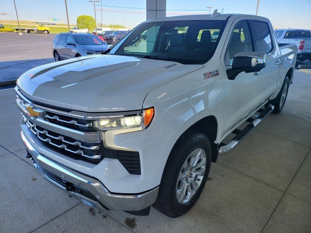 New 2026 Summit White Chevrolet LTZ image 9