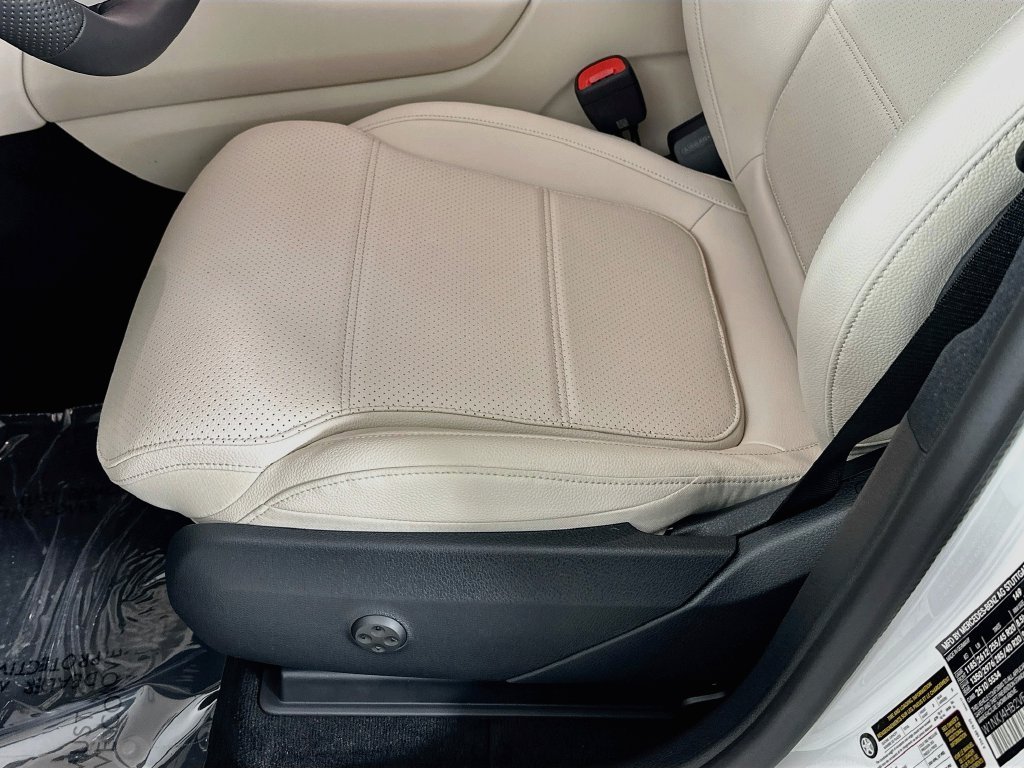 New 2027 Polar White Mercedes-Benz GLC 300 Coupe image 19