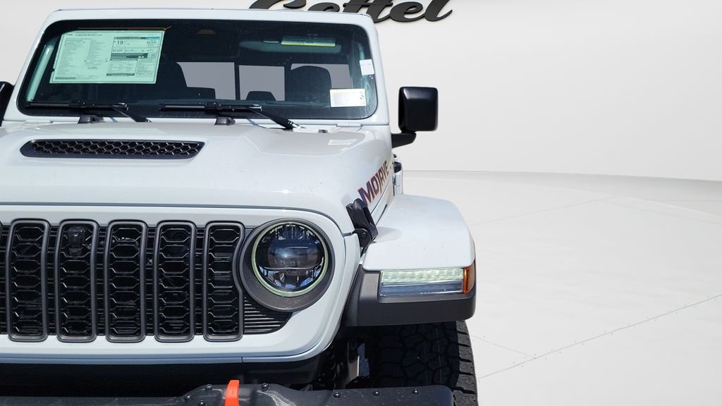 New 2026 Bright White Clear-Coat Exterior Paint Jeep Mojave X image 24