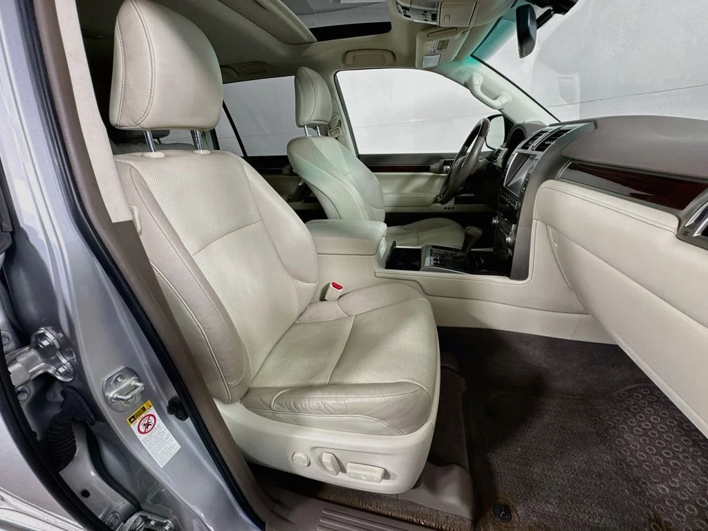 Used 2018 Silver Lexus 460 image 38