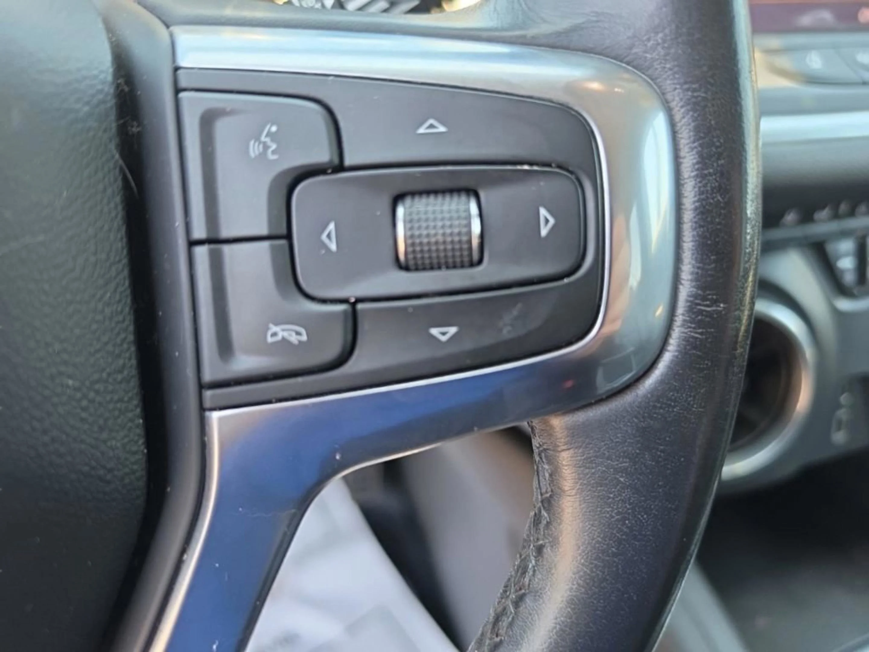 Used 2021 BLACK Chevrolet LT image 19