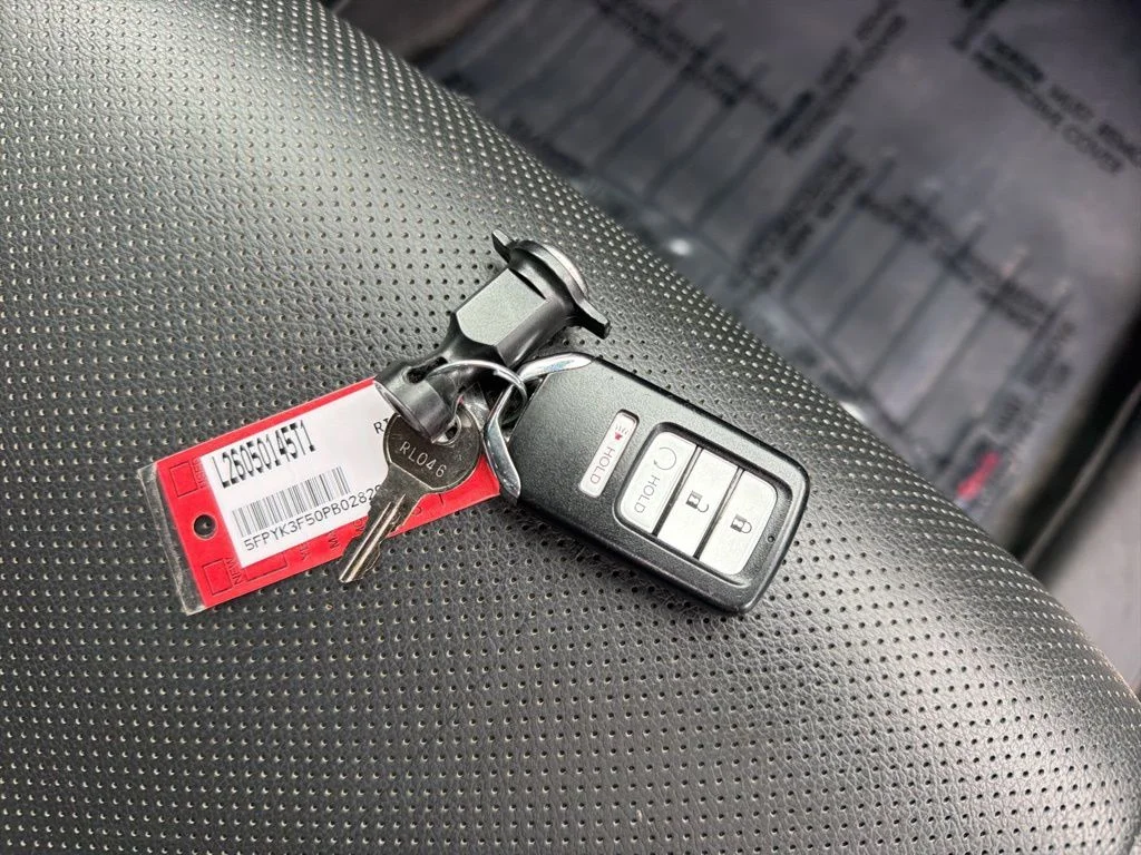 Used 2023  Honda RTL image 10
