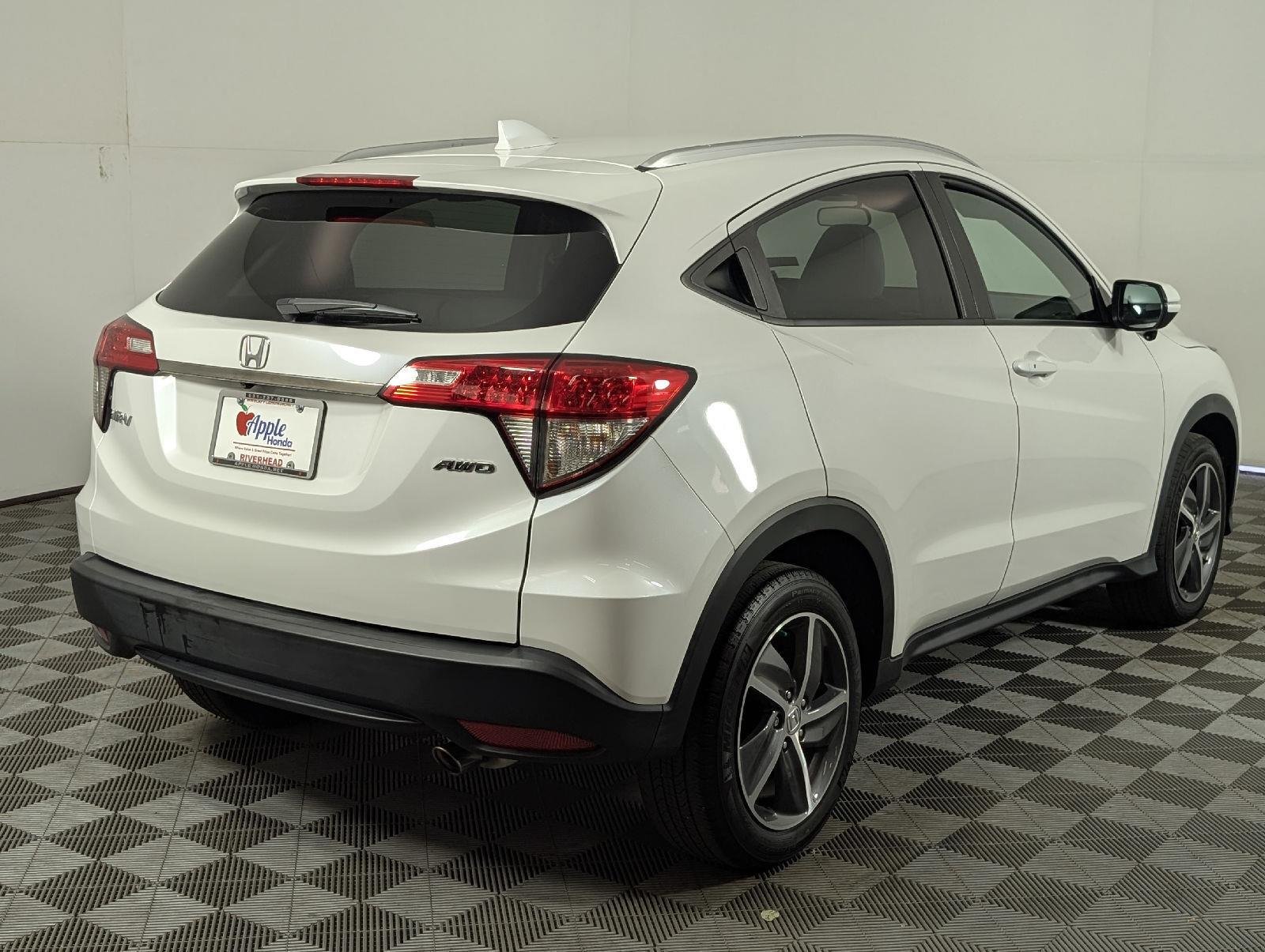 Used 2022 Platinum White Pearl Honda EX image 6
