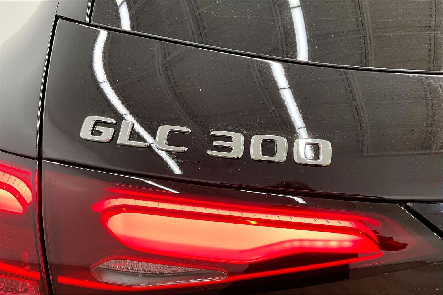 New 2026 Black Mercedes-Benz GLC 300 image 15