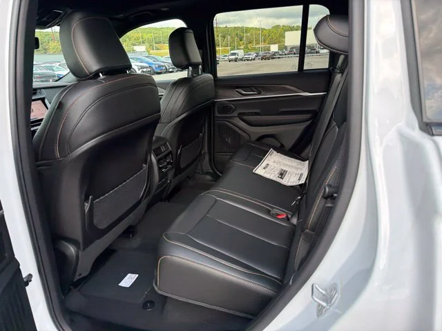 New 2026 White Jeep  image 7