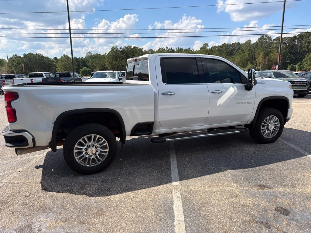 Used 2020 IRIDESCENT PEARL TRICOAT Chevrolet High Country image 6