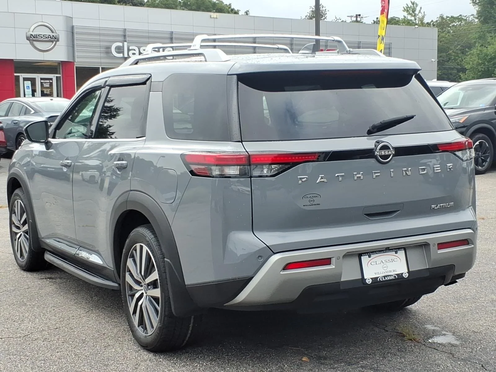 Used 2022 Boulder Gray Pearl Nissan Platinum image 9