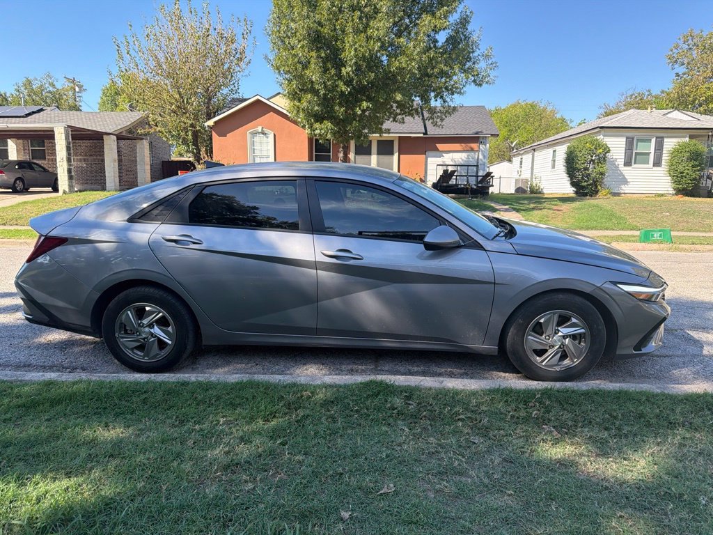Used 2025 Silver Hyundai SE image 3