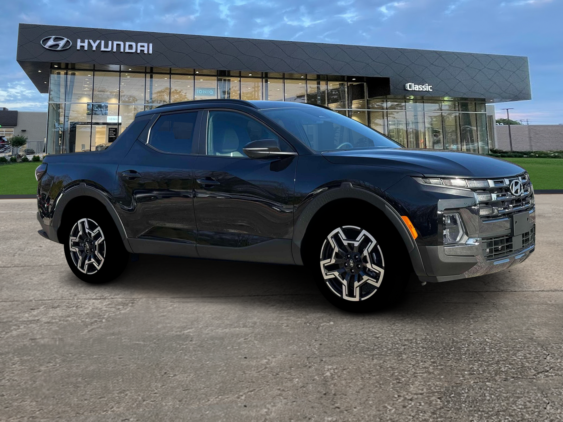 Used 2025 Phantom Black Pearl Hyundai Limited image 10