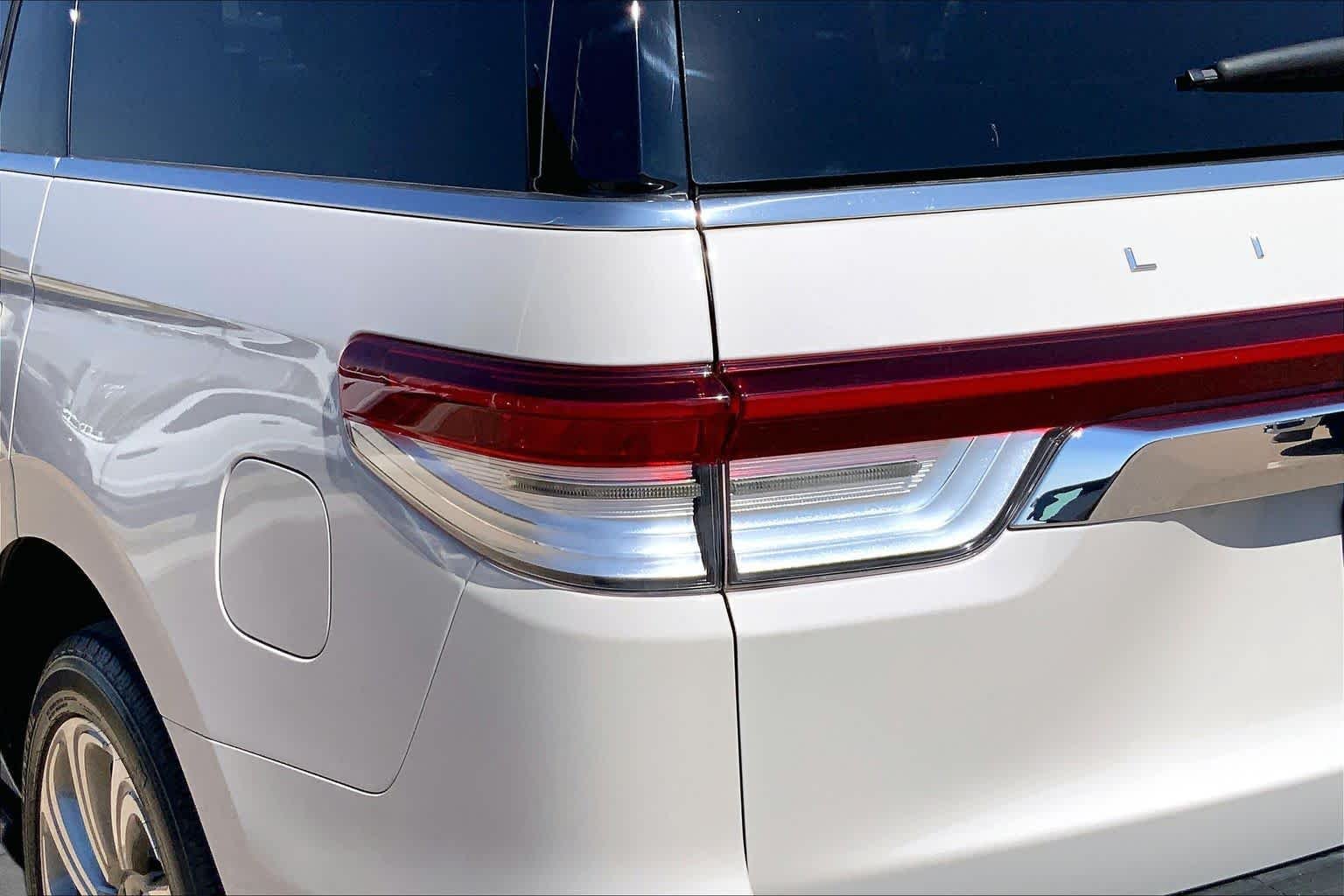 Certified Used 2022 Ceramic Pearl Metallic Tri-Coat Lincoln Reserve image 29