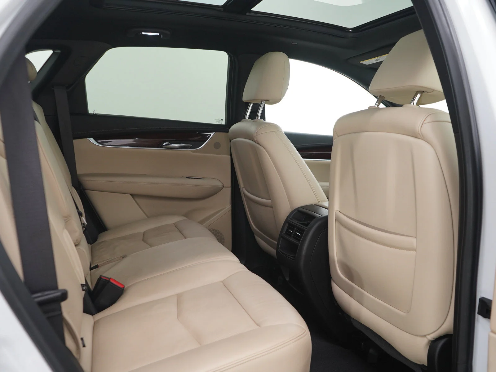 Used 2019 CRYSTAL WHITE TRICOAT Cadillac Luxury AWD image 14