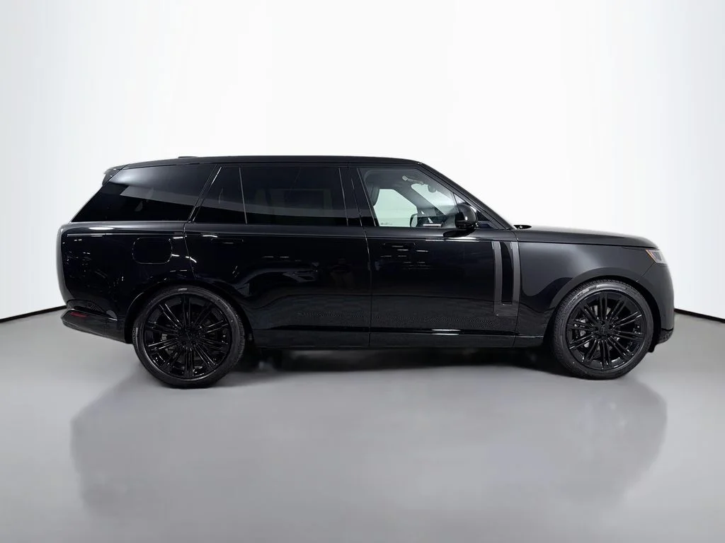 New 2026 Santorini Black Land Rover SE 7 Seats image 4