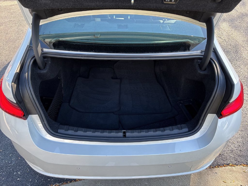 Used 2025 White BMW 330i xDrive image 25
