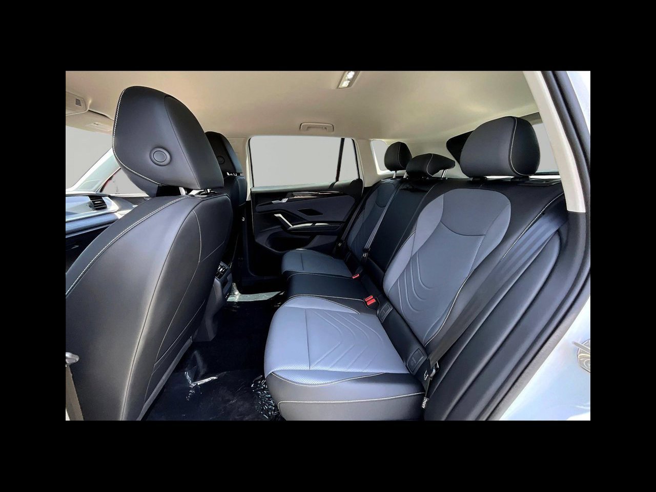 New 2026 Pure White Volkswagen 2.0T SE image 23