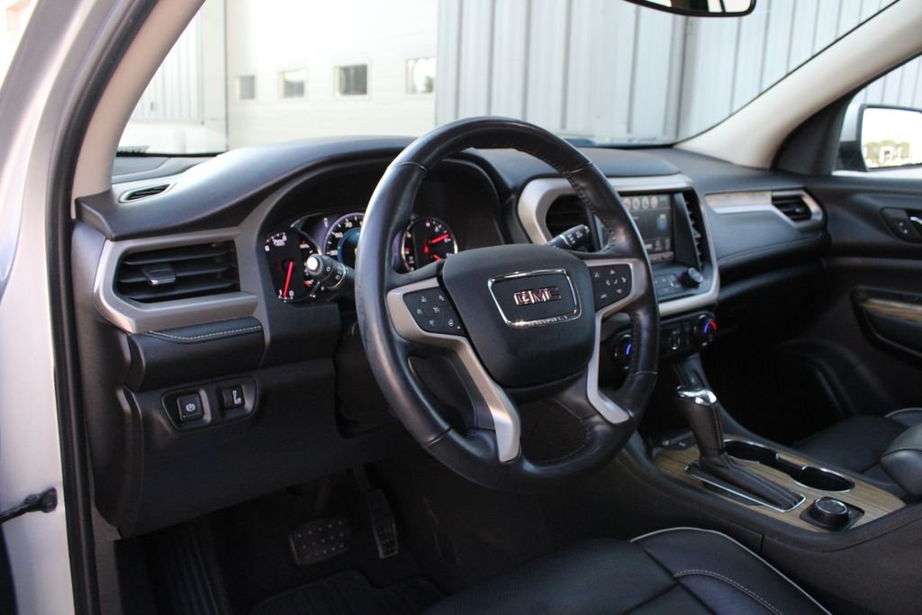 Used 2019 Silver GMC Denali image 2