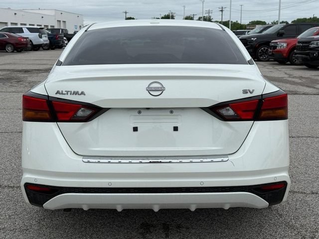 Used 2023 White Nissan SV FWD image 4