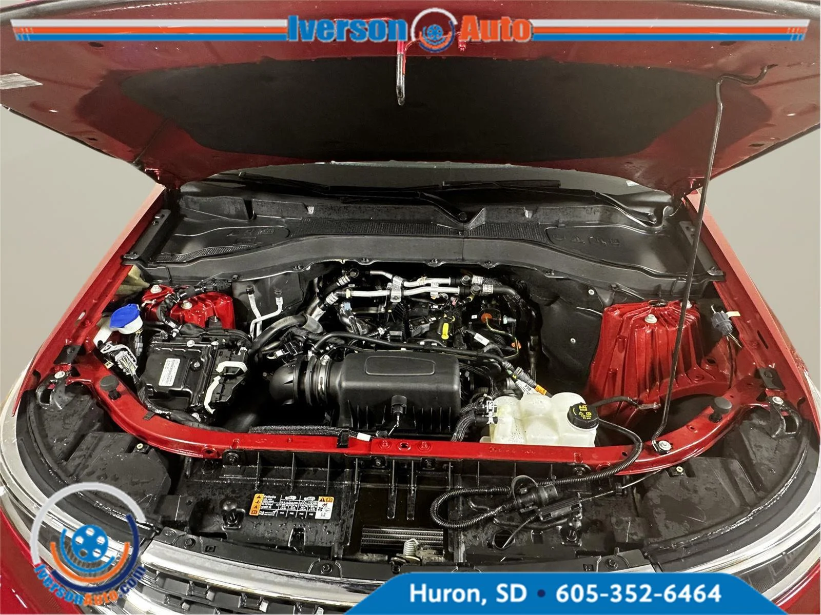 Used 2022 Red Ford XLT image 3