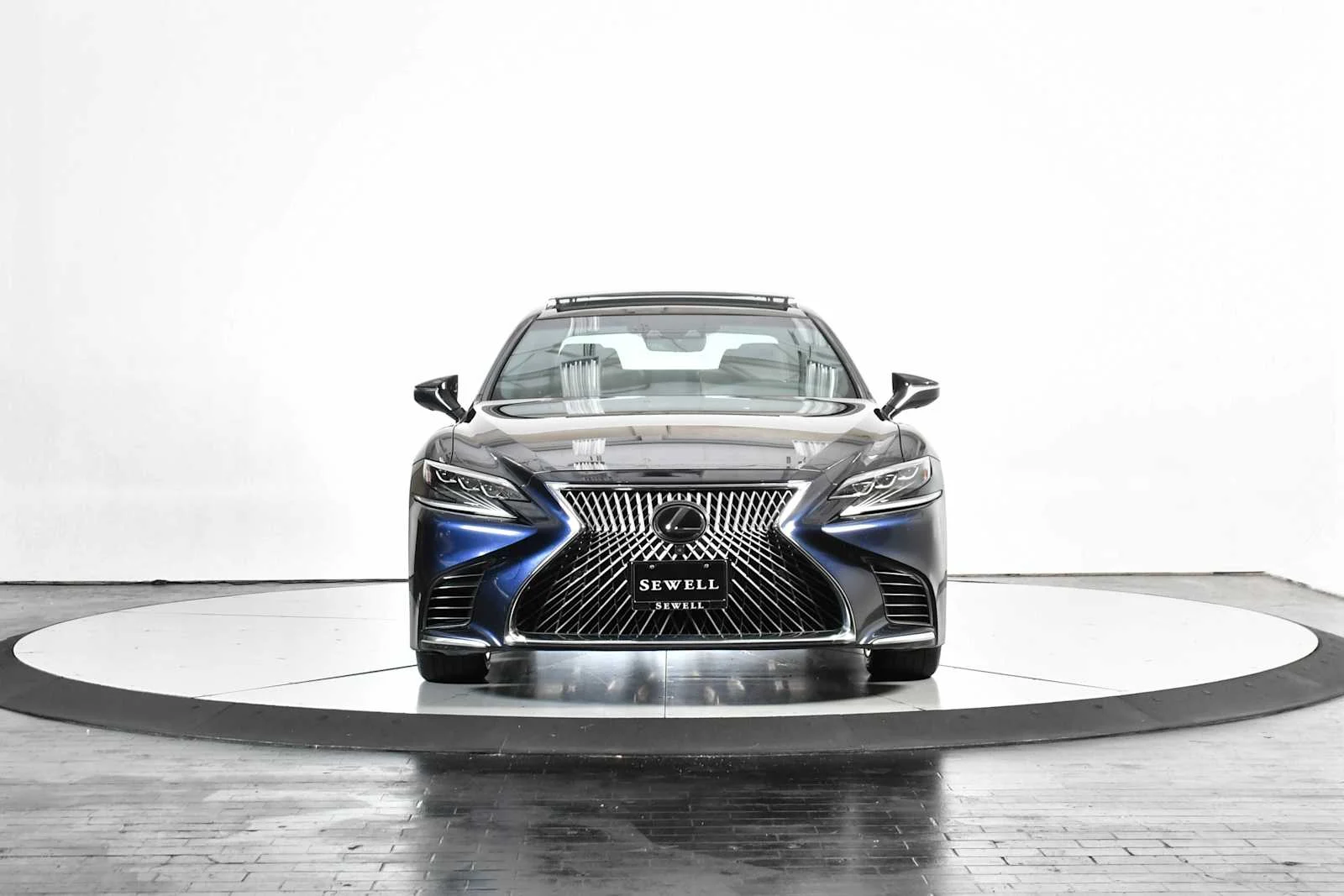 Used 2018 Nightfall Mica Lexus  image 10