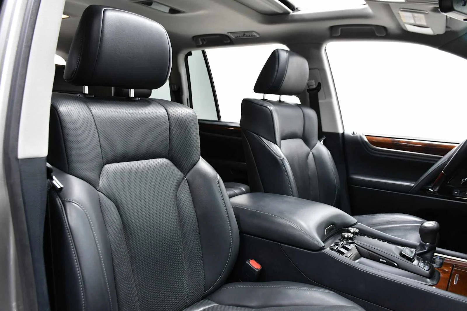 Used 2019 Atomic Silver Lexus  image 24