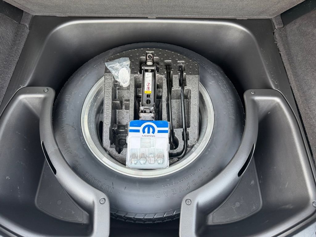 Used 2019 Red Jeep Limited image 28