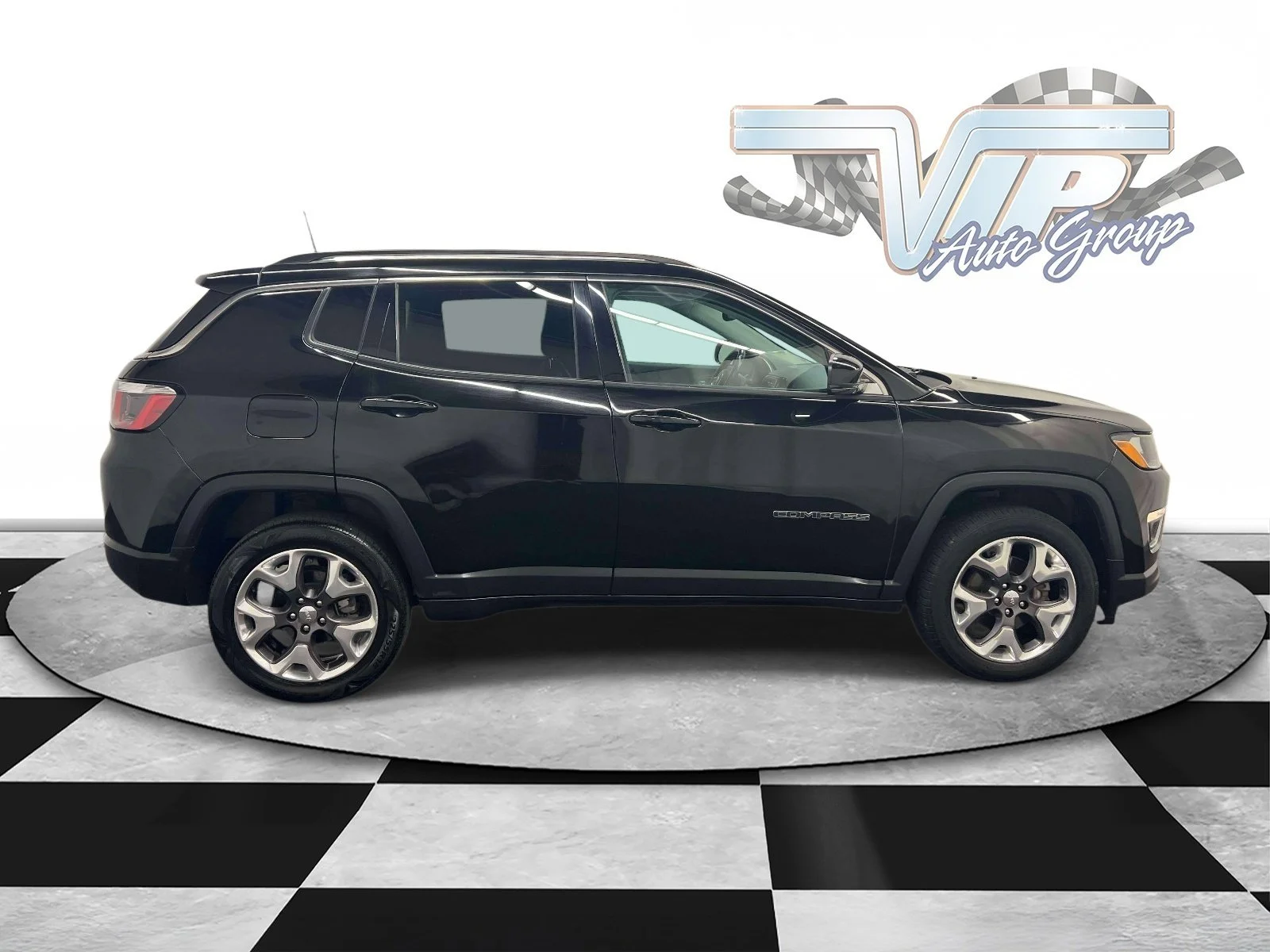 Used 2019 Diamond Black Crystal Pearlcoat Jeep Limited image 5