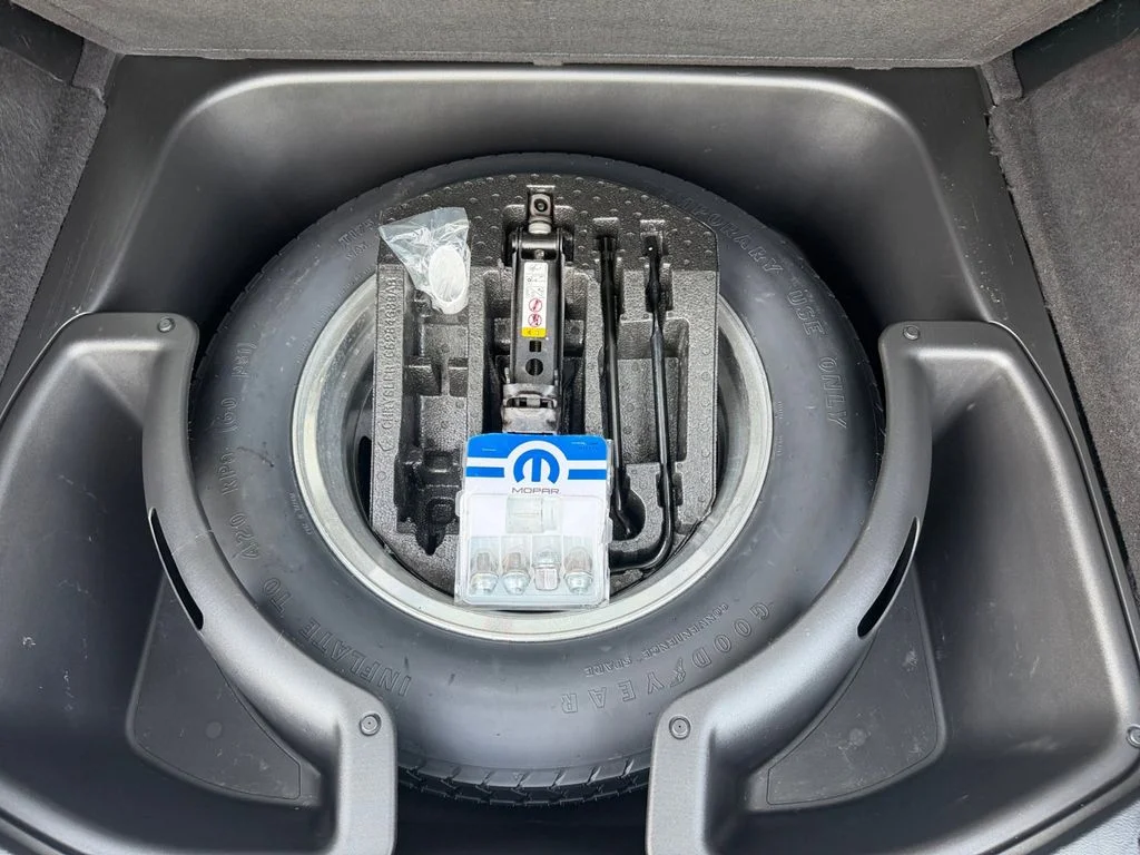 Used 2019 Red Jeep Limited image 28