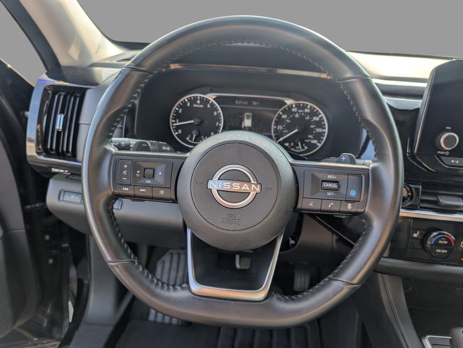 Used 2025 Super Black Nissan SV image 27