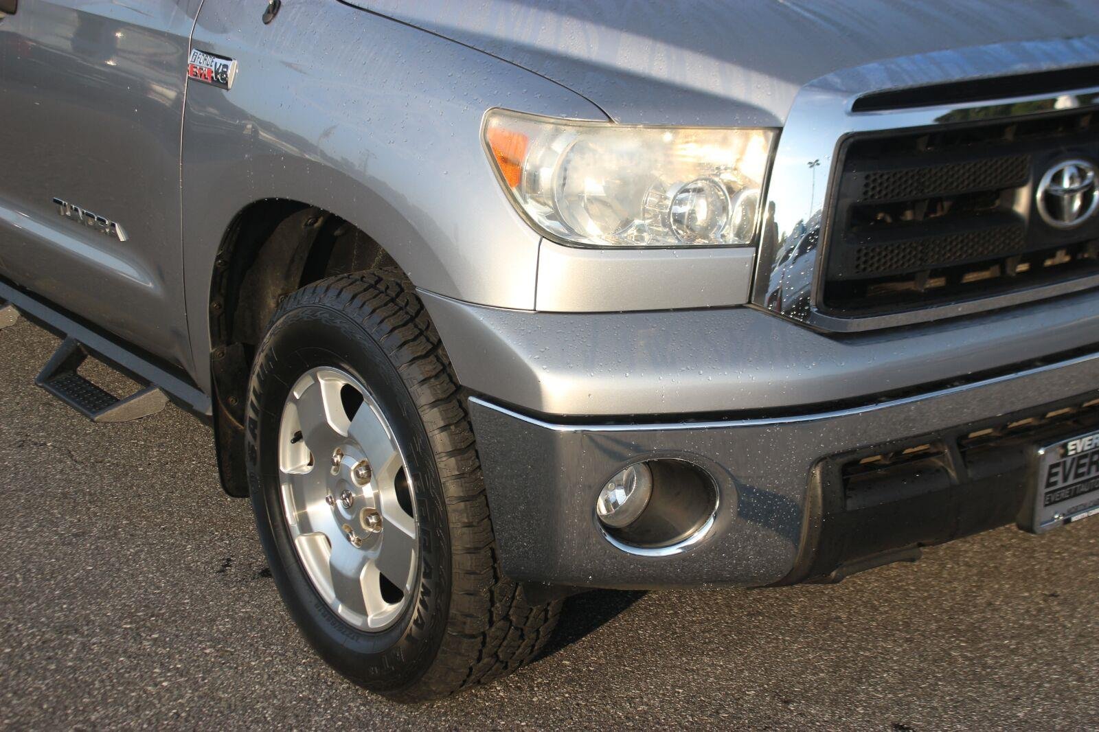 Used 2013 Silver Toyota Double Cab 5.7L FFV V8 6-Spd AT (Natl) image 9