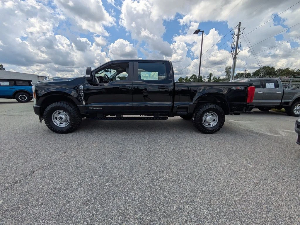 Used 2026 Black Ford XL image 7