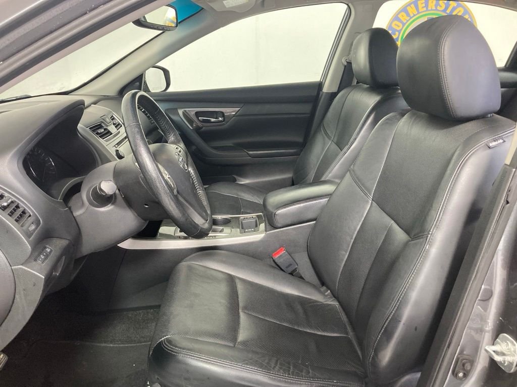 Used 2015 Silver Nissan 2.5 SL image 11