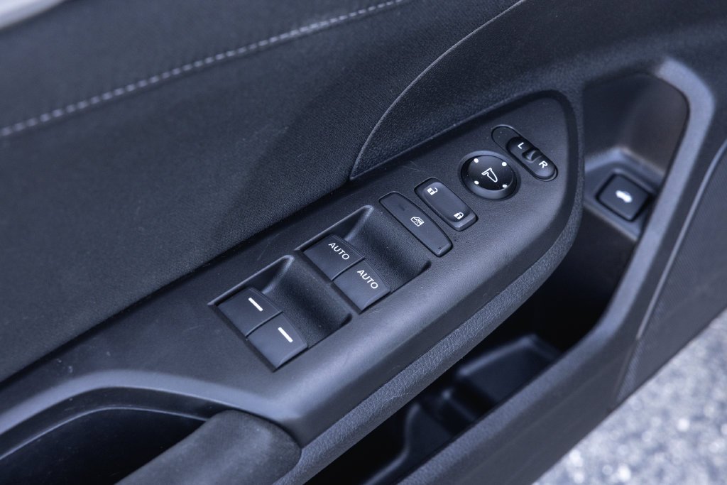 Used 2018 Polished Metal Metallic Honda EX-T image 9