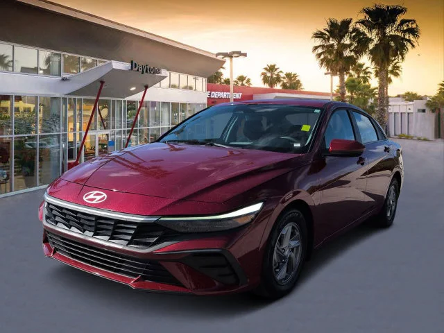 Used 2025 Red Hyundai SE image 7