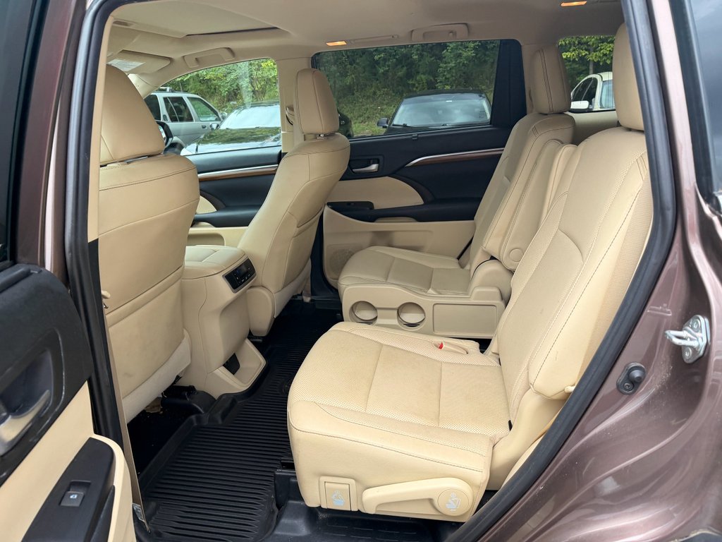Used 2019 Toasted Walnut Pearl Toyota Limited image 7