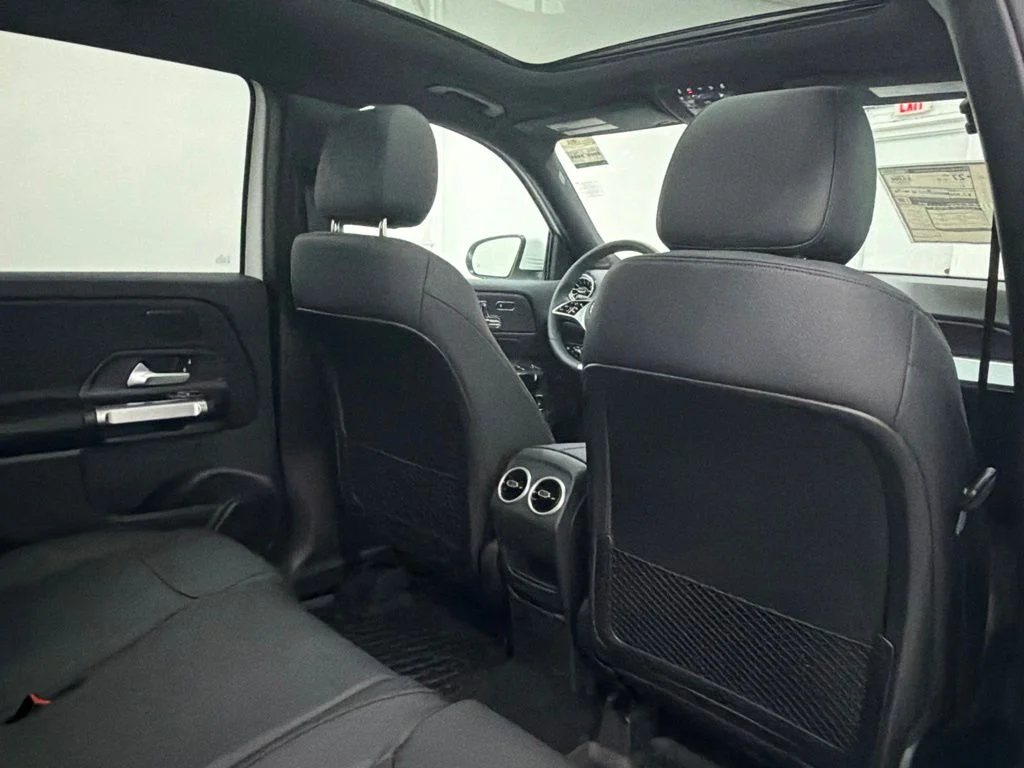 New 2026 White Mercedes-Benz GLB 250 image 24