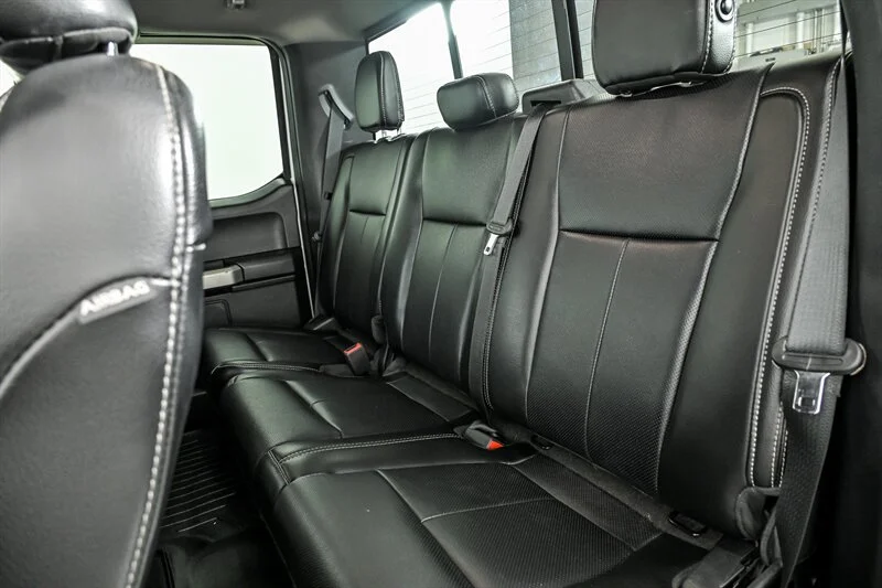 Used 2018 White Platinum Metallic Tri-Coat Ford Lariat image 16