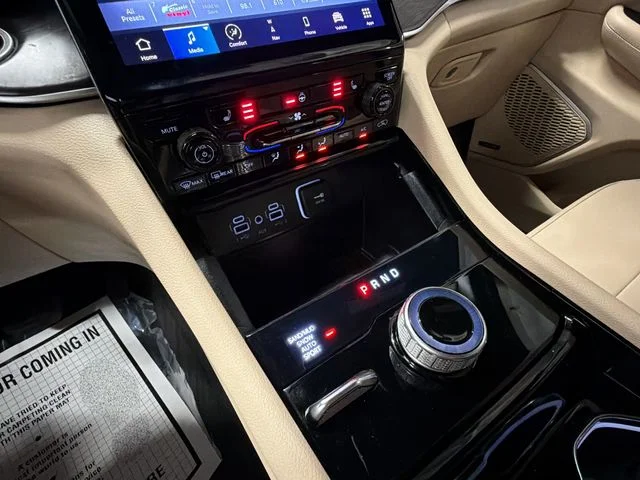 Used 2023 White Jeep Limited image 38