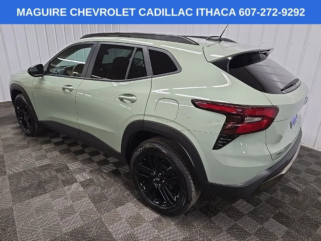 Used 2024 Green Chevrolet ACTIV image 9