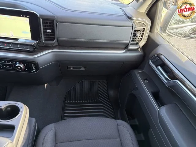 Used 2026 Onyx Black GMC Elevation image 18