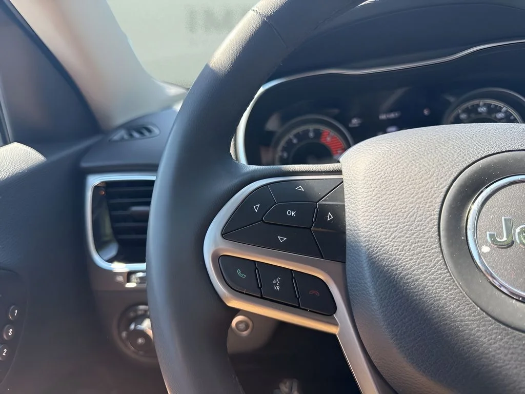 Used 2022 Gray Jeep Limited image 16