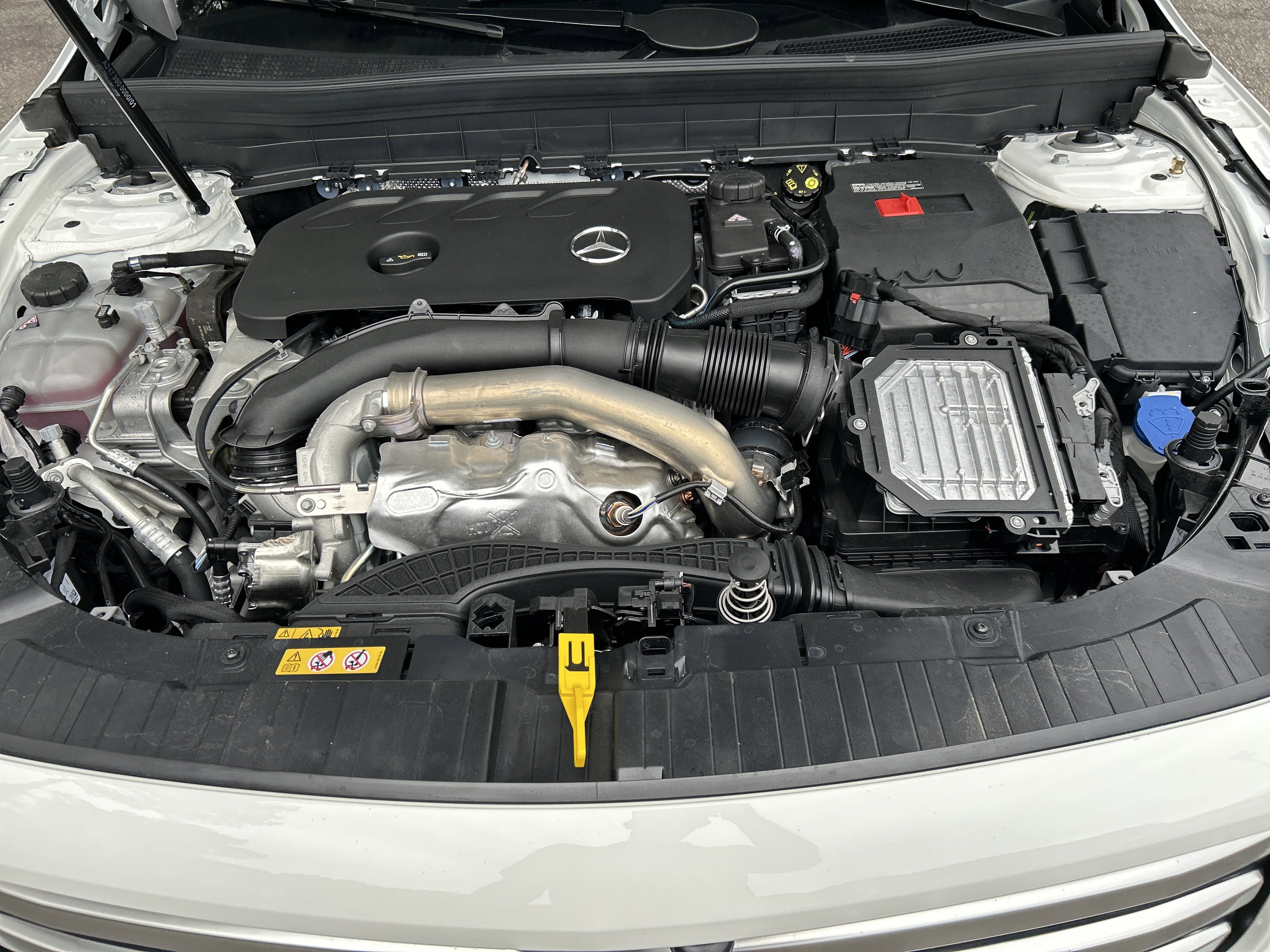 New 2026 Polar White Mercedes-Benz GLB 250 4MATIC® SUV image 48