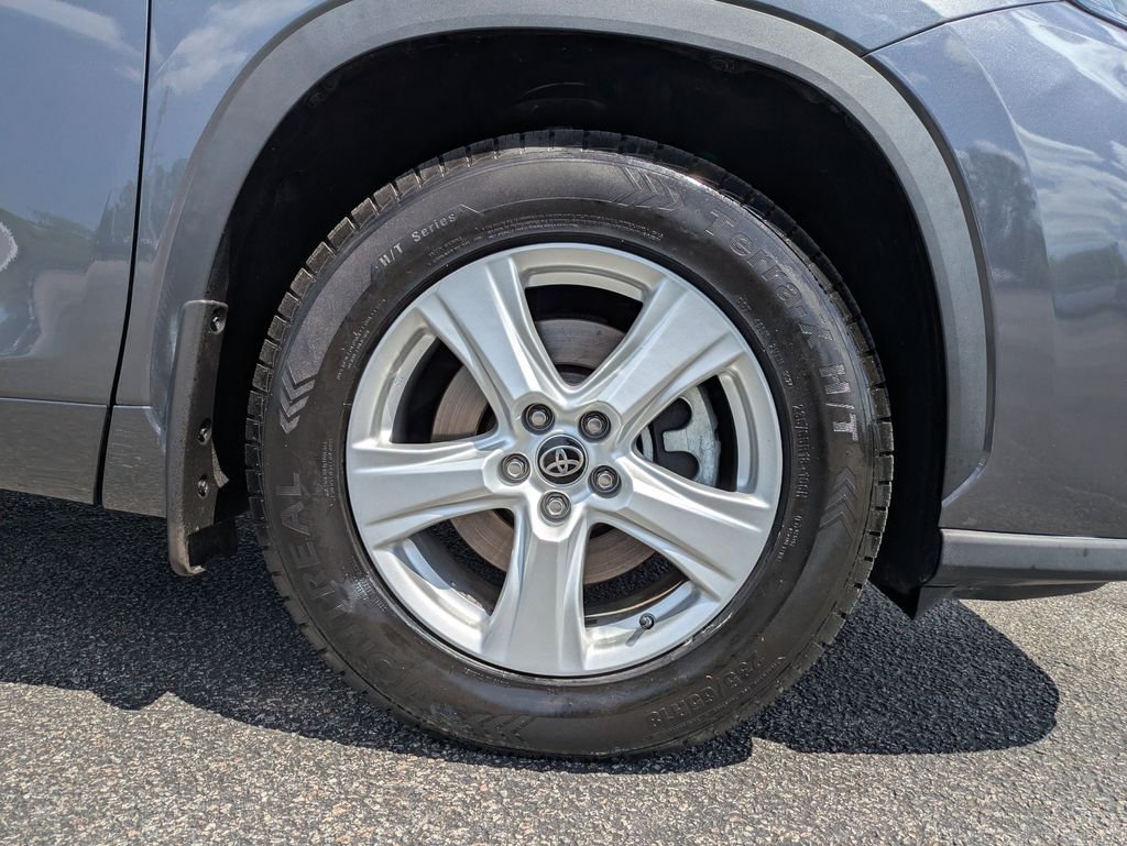 Used 2023 Gray Toyota L image 13
